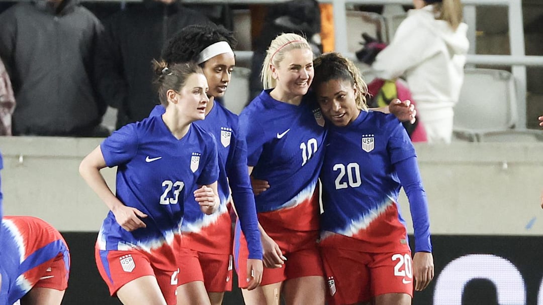 绿联USB4雷电拓展坞